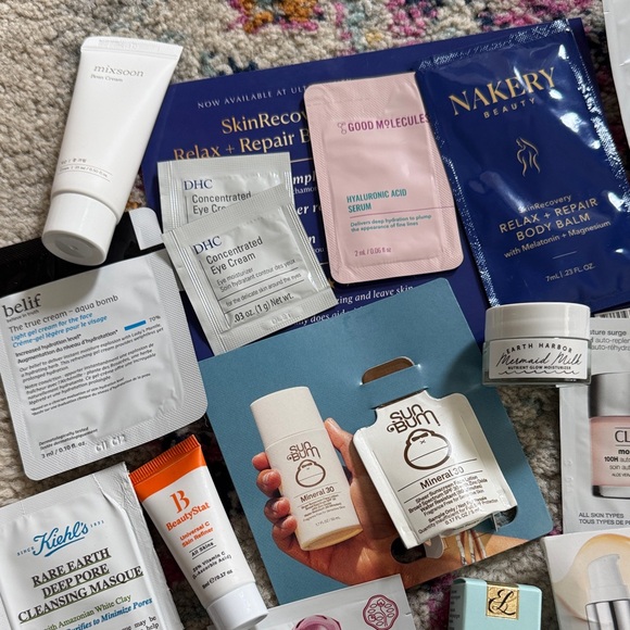 Skincare Sample Bundle - Picture 3 of 7